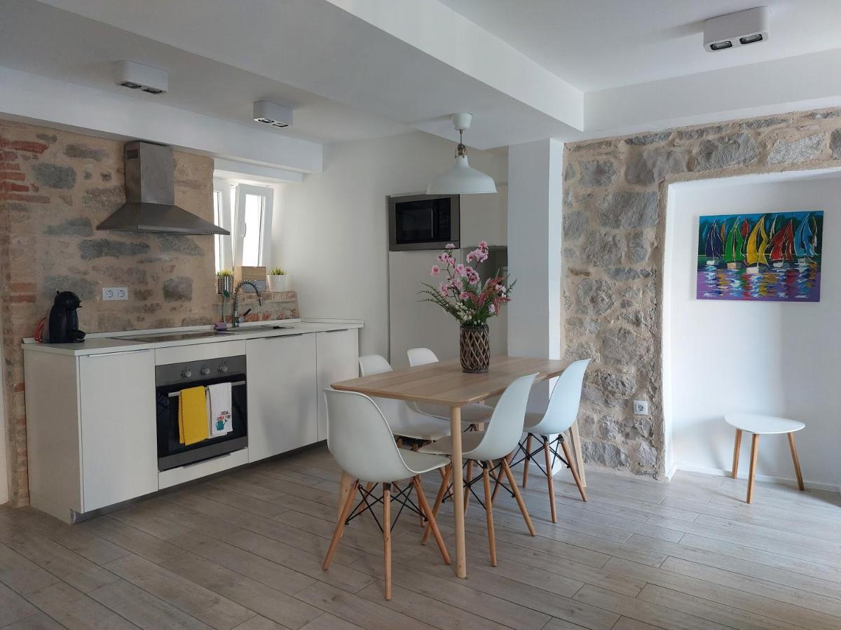 Ida Suites Split Bagian luar foto